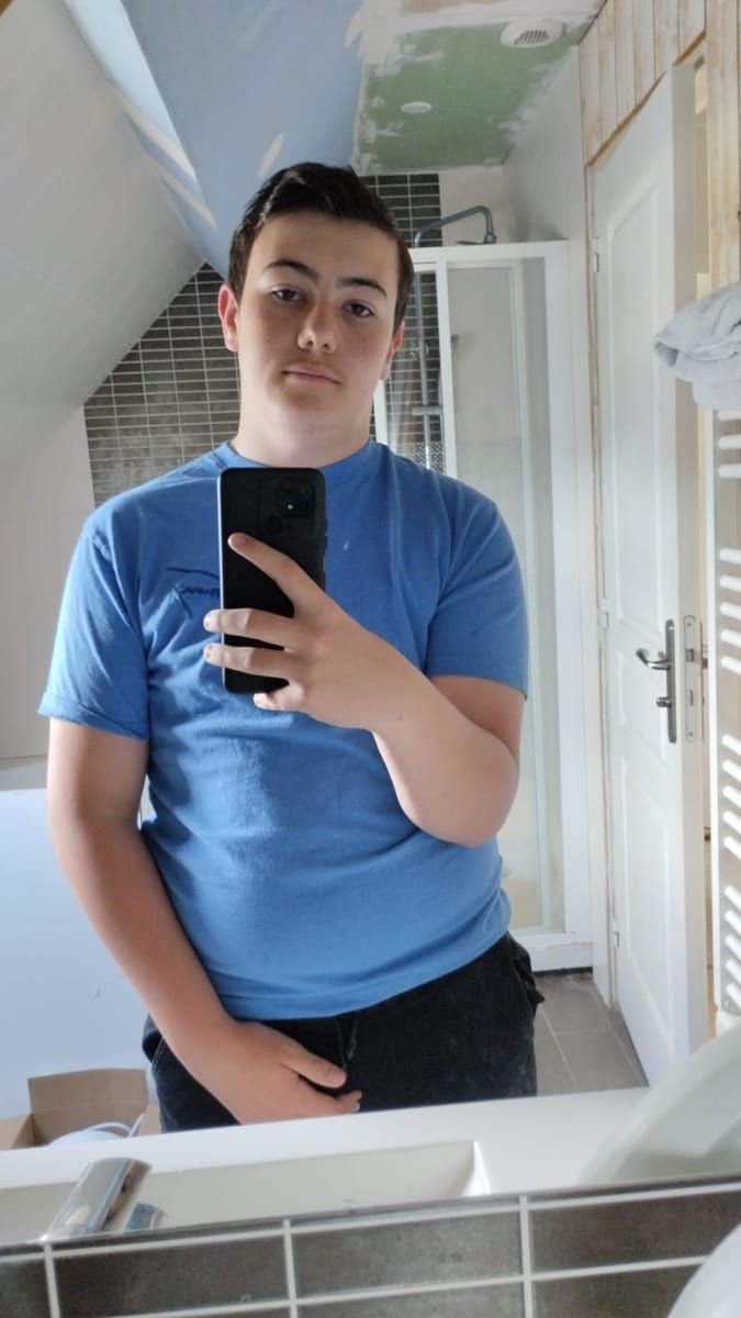 Profil de Lyrone, 29 ans, Rencontre gay à Morlon (Fribourg)