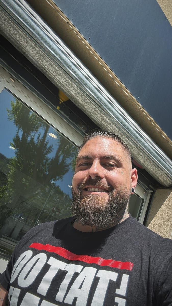 Profil de Nayim, 39 ans, Rencontre gay à Villarbeney (Fribourg)