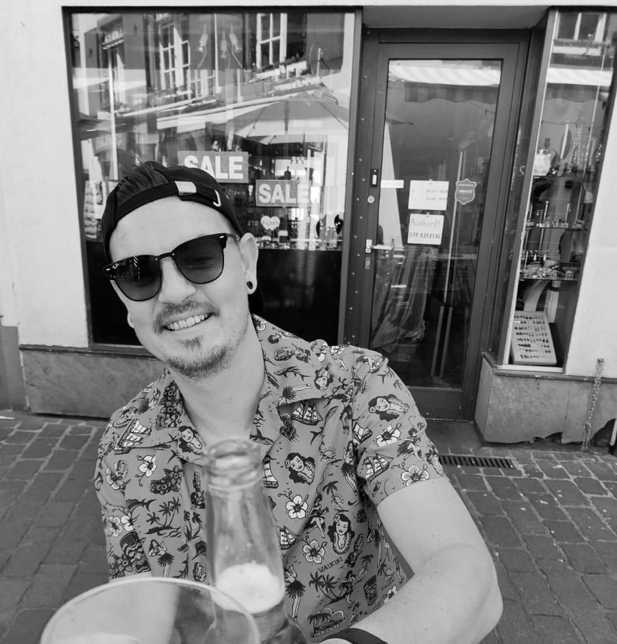 Profil de Paul-mickael, 42 ans, Rencontre gay à Mannens (Fribourg)