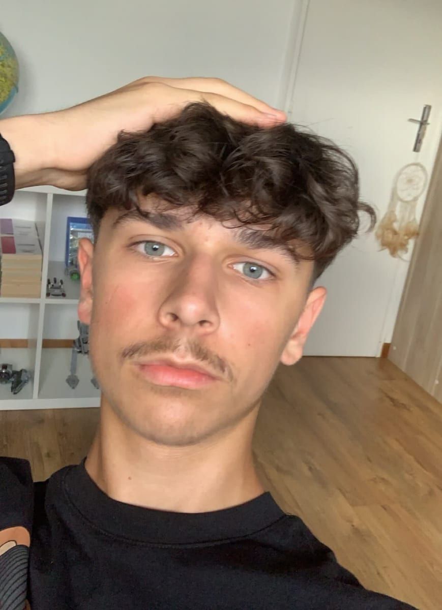 Profil de Riad, 24 ans, Rencontre gay à Belfaux (Fribourg)