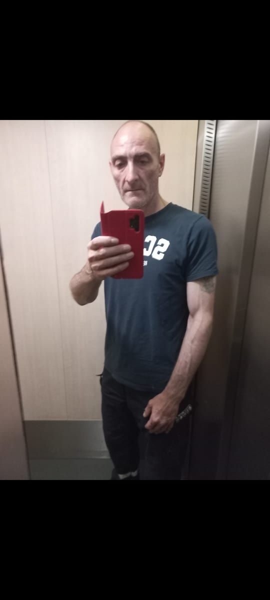 Profil de Enak, 34 ans, Rencontre gay à Chandon (Fribourg)